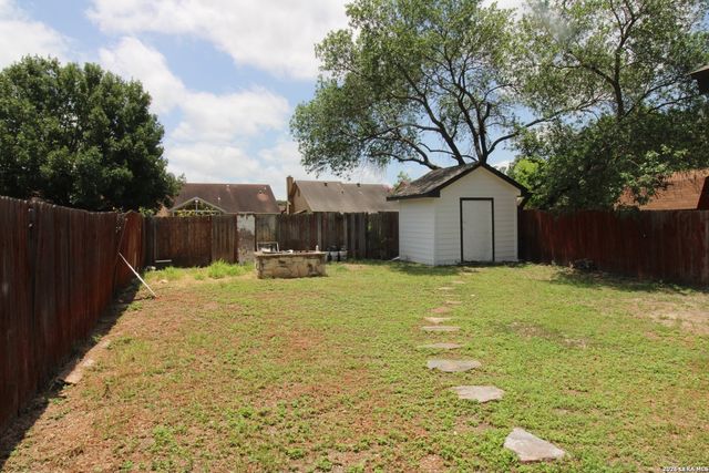 10002 BIRCH FIELD DR, San Antonio, TX 78245