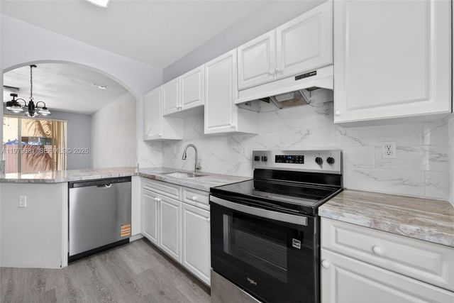 751 SE 2nd St, Homestead, FL 33030