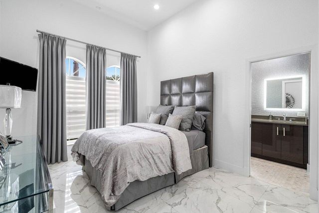 6517 Somerset Circle, Boca Raton, FL 33496