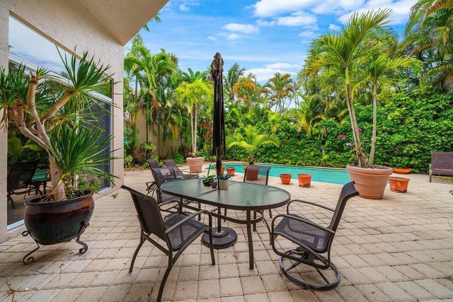 6517 Somerset Circle, Boca Raton, FL 33496