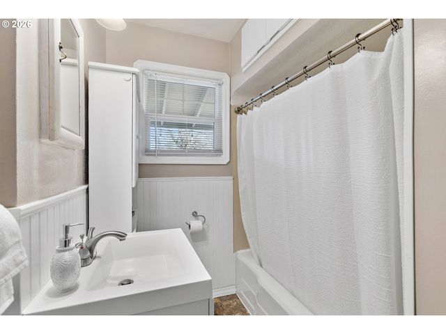 765 Nw ANGELINE Ave, Gresham, OR 97030