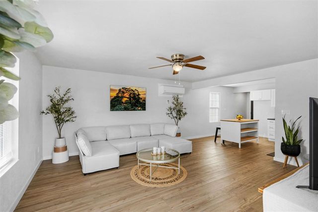 2115 NW Pollard Ave, Lawton, OK 73505