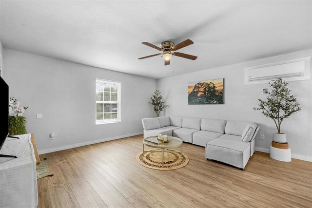 2115 NW Pollard Ave, Lawton, OK 73505