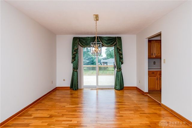 827 Moon Court, Miamisburg, OH 45342