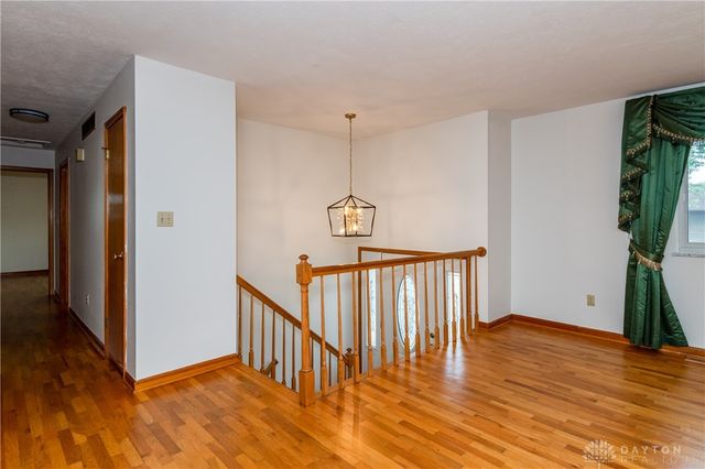 827 Moon Court, Miamisburg, OH 45342
