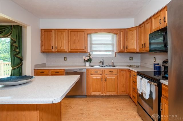 827 Moon Court, Miamisburg, OH 45342