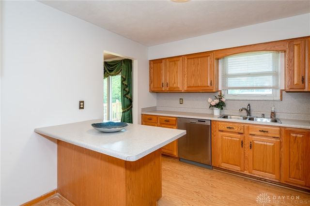 827 Moon Court, Miamisburg, OH 45342