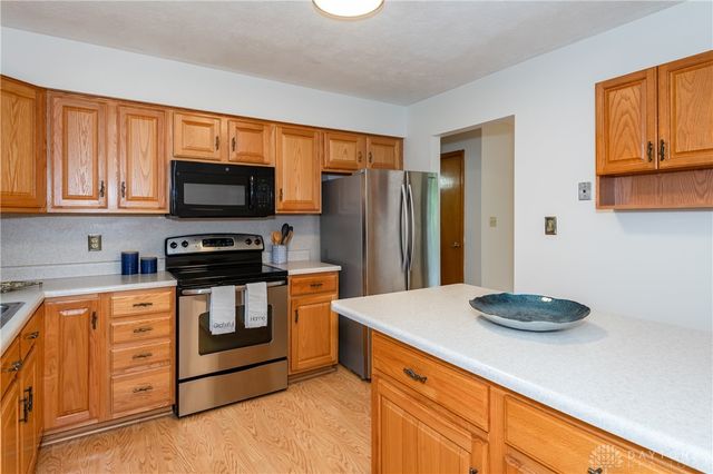827 Moon Court, Miamisburg, OH 45342