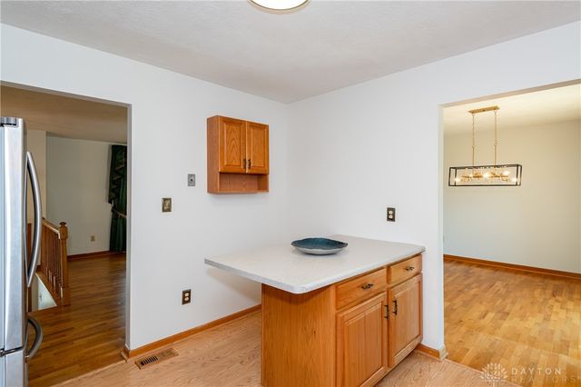 827 Moon Court, Miamisburg, OH 45342