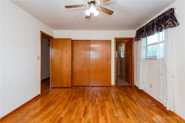 827 Moon Court, Miamisburg, OH 45342