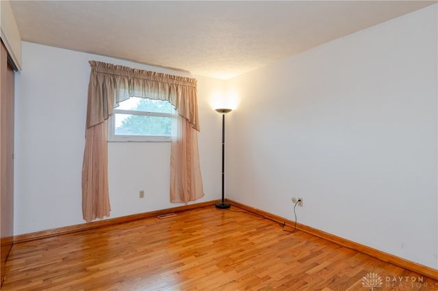 827 Moon Court, Miamisburg, OH 45342
