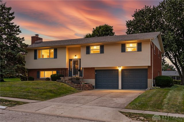 827 Moon Court, Miamisburg, OH 45342
