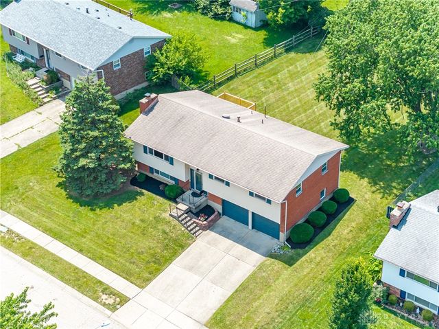 827 Moon Court, Miamisburg, OH 45342