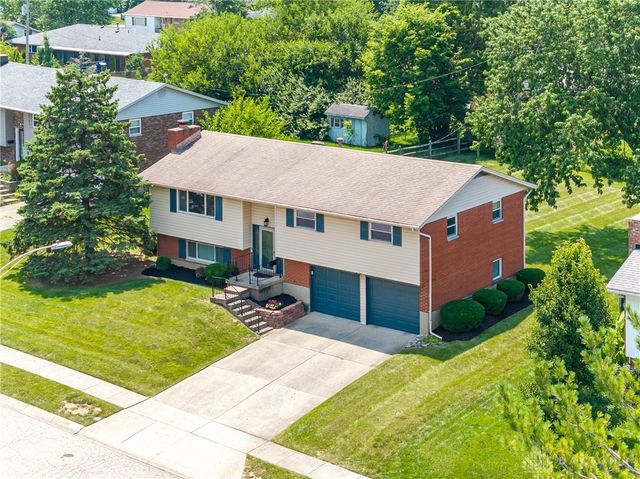 827 Moon Court, Miamisburg, OH 45342