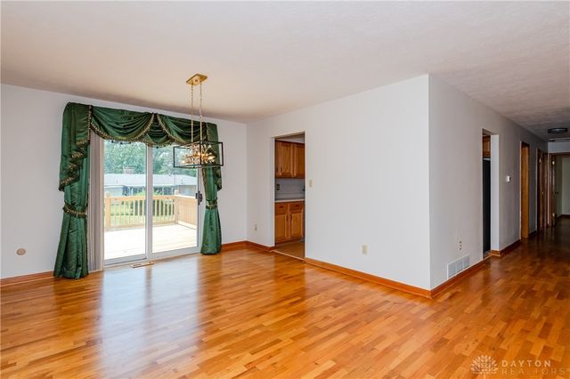 827 Moon Court, Miamisburg, OH 45342
