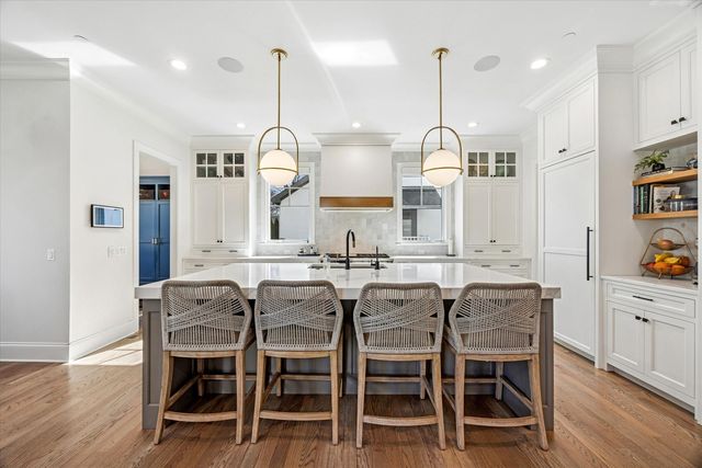 4041 Johnson Avenue, Western Springs, IL 60558