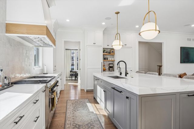 4041 Johnson Avenue, Western Springs, IL 60558