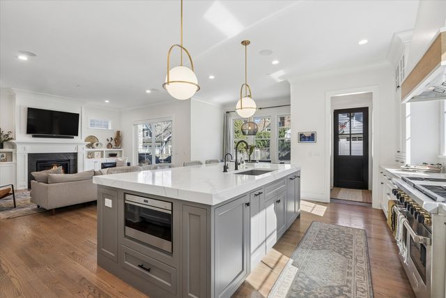 4041 Johnson Avenue, Western Springs, IL 60558