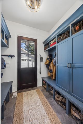 4041 Johnson Avenue, Western Springs, IL 60558