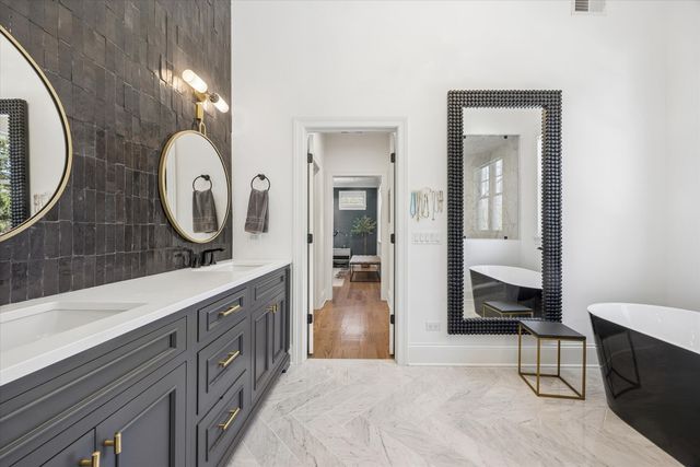 4041 Johnson Avenue, Western Springs, IL 60558