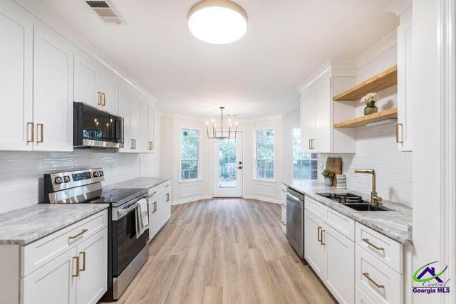 227 Crestwood Circle, Centerville, GA 31028