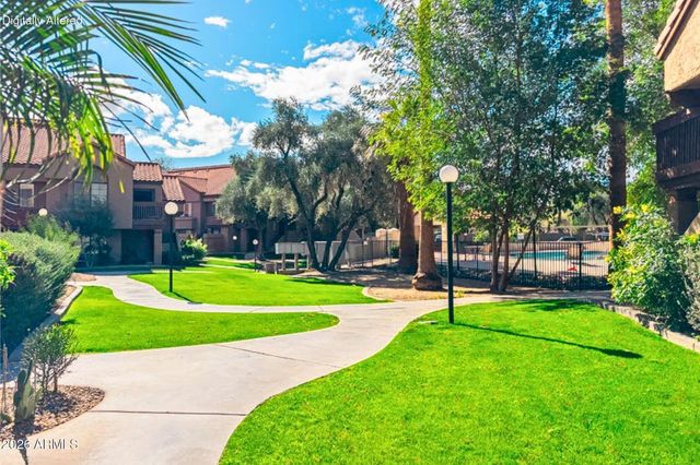 925 N COLLEGE Avenue C111, Tempe, AZ 85288