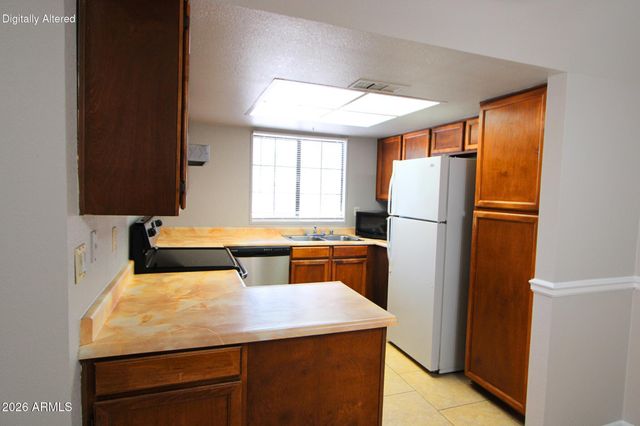 925 N COLLEGE Avenue C111, Tempe, AZ 85288