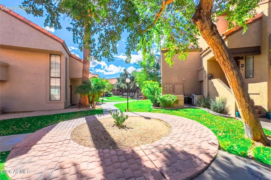 925 N COLLEGE Avenue C111, Tempe, AZ 85288