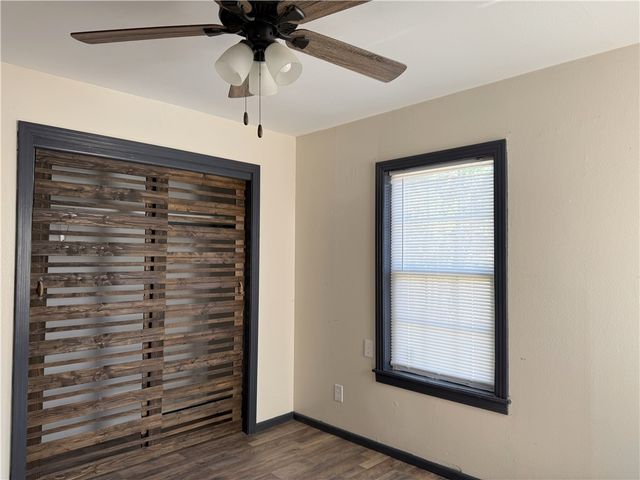 321 S Wanda Dr, Kingsville, TX 78363