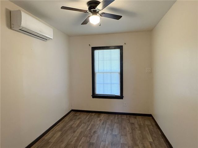 321 S Wanda Dr, Kingsville, TX 78363