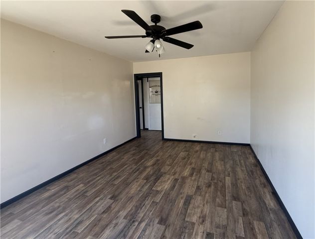 321 S Wanda Dr, Kingsville, TX 78363