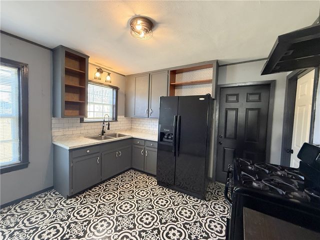 321 S Wanda Dr, Kingsville, TX 78363