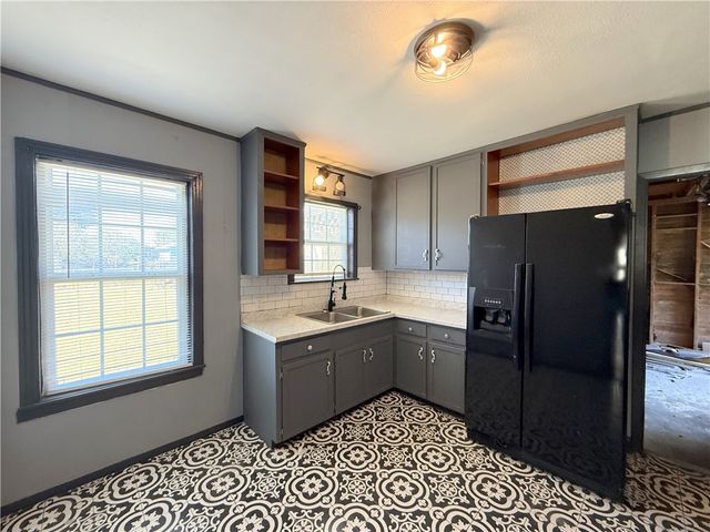 321 S Wanda Dr, Kingsville, TX 78363