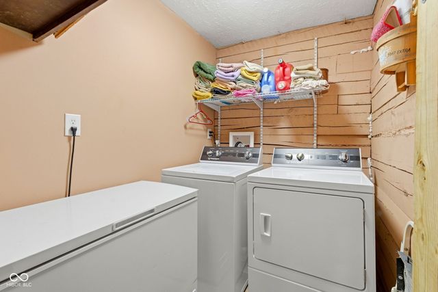 7591-7593 N Old S R 67, Mooresville, IN 46158