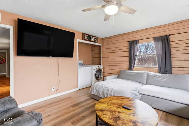 7591-7593 N Old S R 67, Mooresville, IN 46158