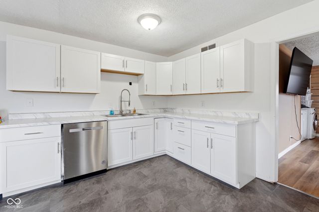 7591-7593 N Old S R 67, Mooresville, IN 46158