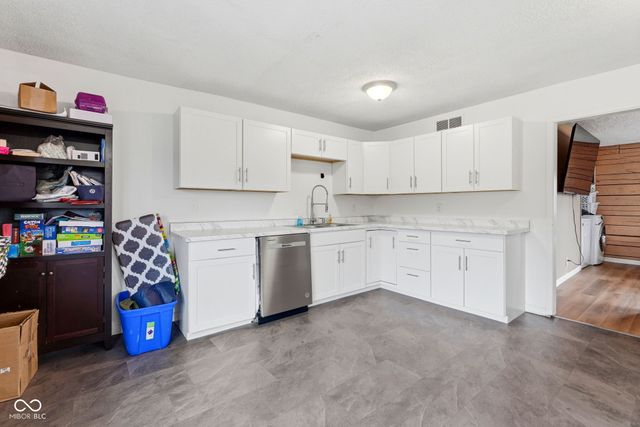 7591-7593 N Old S R 67, Mooresville, IN 46158