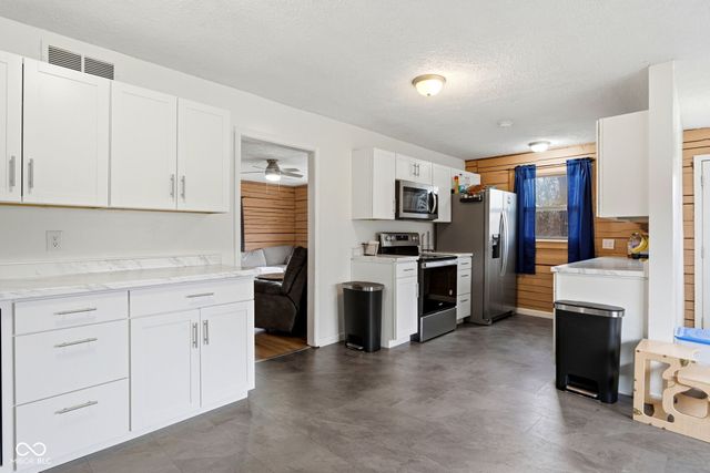 7591-7593 N Old S R 67, Mooresville, IN 46158