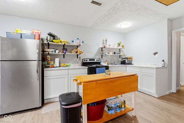 7591-7593 N Old S R 67, Mooresville, IN 46158