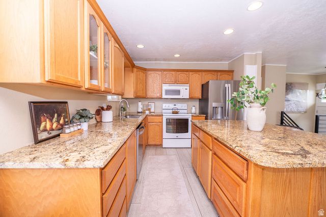 6123 S RODEO LN, Salt Lake City, UT 84121