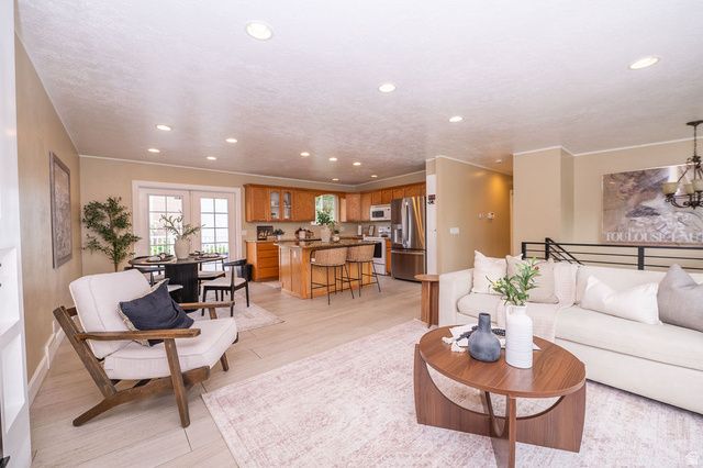 6123 S RODEO LN, Salt Lake City, UT 84121