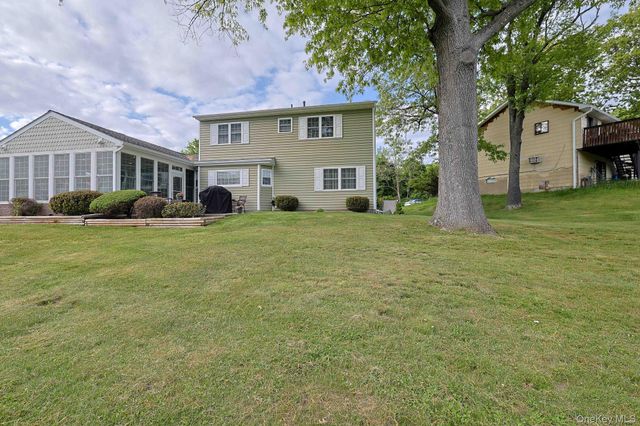 7 San Giacomo Drive, New Windsor, NY 12553