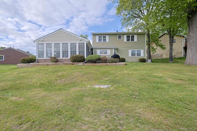 7 San Giacomo Drive, New Windsor, NY 12553