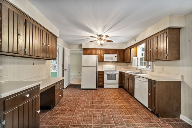 1570 PINEWOOD Drive, Fairview, PA 16415