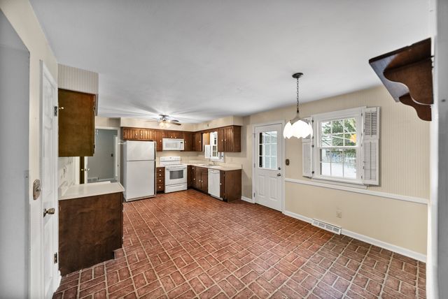 1570 PINEWOOD Drive, Fairview, PA 16415