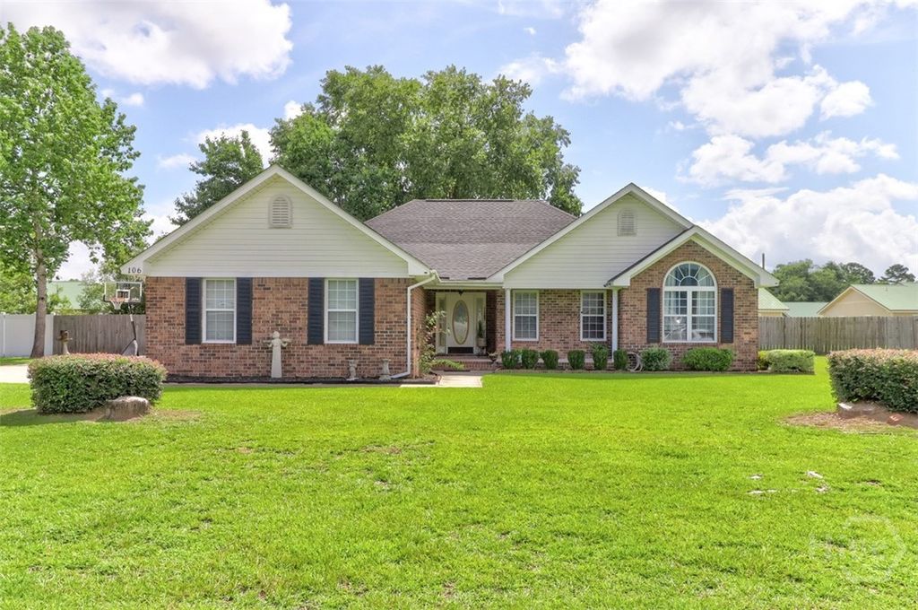 106 Oxford Circle, Rincon, GA 31326
