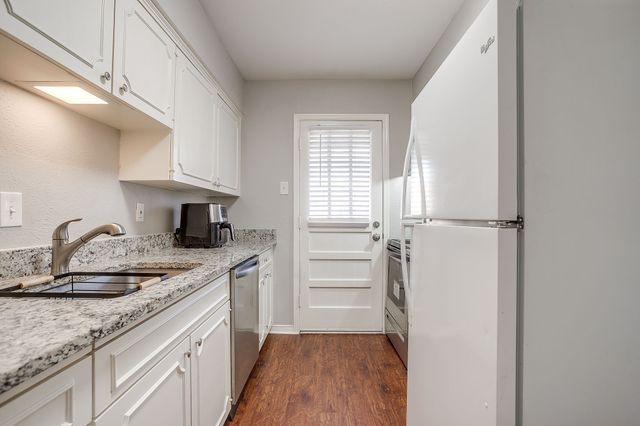 7929 Royal Lane 206, Dallas, TX 75230