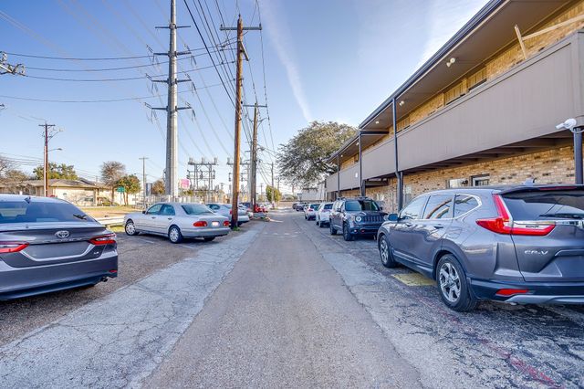 7929 Royal Lane 206, Dallas, TX 75230