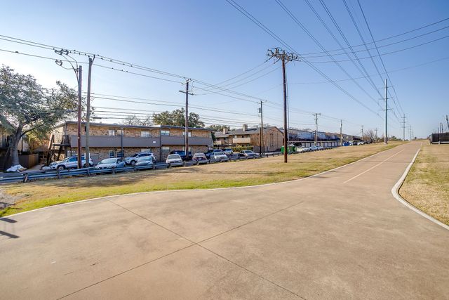 7929 Royal Lane 206, Dallas, TX 75230