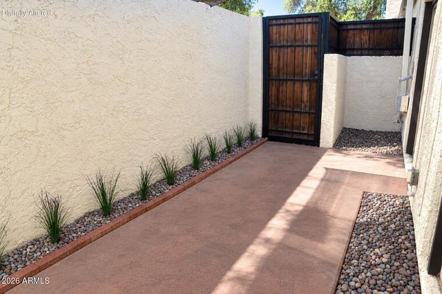 3 E MANZANITA Drive, Phoenix, AZ 85020